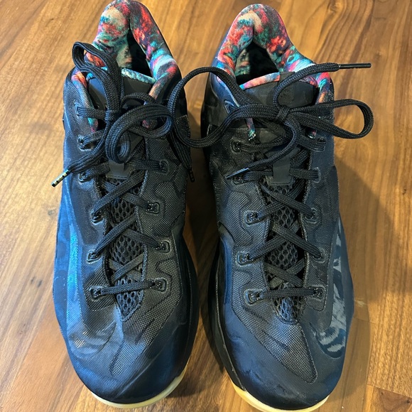 Max Lebron 11 Low “Gum” - size 11 - Picture 2 of 3
